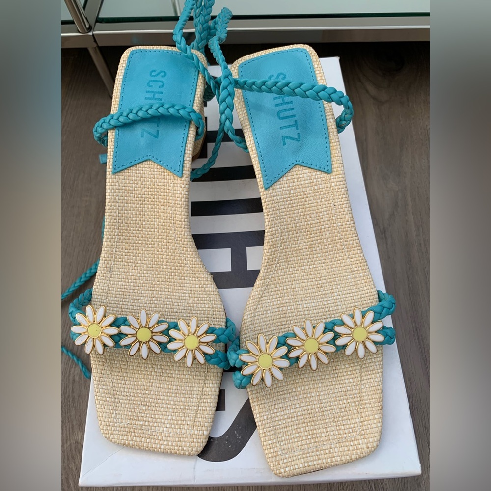 Schutz - New flower Hina Mid block-heeled sandal in turquoise/river aqua.Size 6B - Picture 8 of 10